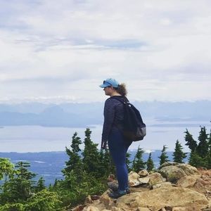 Meet your Posher, Em